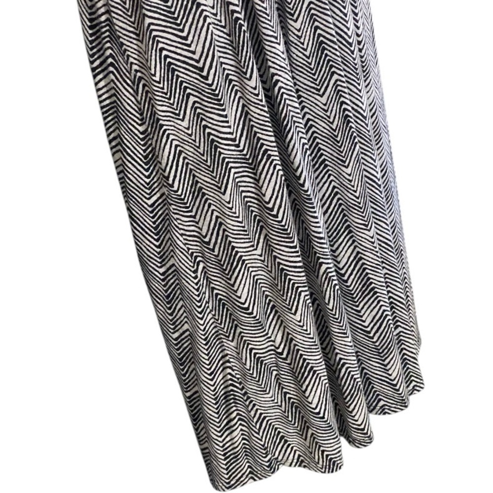 Tracy Reese Feather Print Dress M Gray Black Jersey Empire Waist Knee Length - Picture 6 of 11